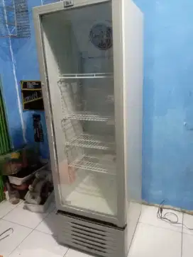 Showcase jumbo merek gea