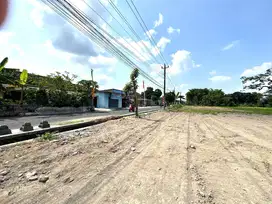 Tepi Jalan Aspal, Cocok Huni maupun Tempat Usaha