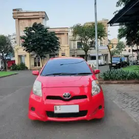 Toyota yaris E MT 2012