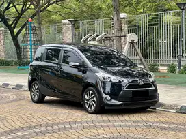 Toyota Sienta V 2017 1.5 AT