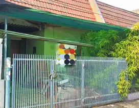Rumah dengan Harga Tanah Untuk Bangun Ulang