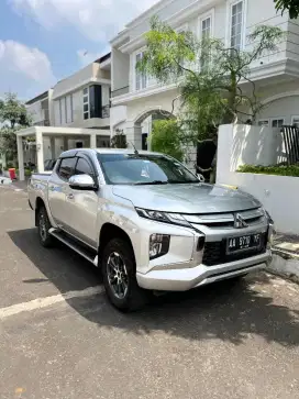 Mitsubishi Strada Triton Exceed manual 2021