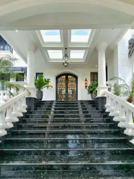 DIJUAL RUMAH MEWAH EXCLUSIVE HARGA DIBAWAH PASARAN KEMANG JAKSEL