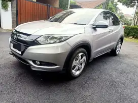 Honda HRV 1.5 E Thn. 2018, matic, abu-abu muda metalik