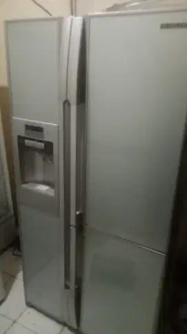 Kulkas 2 pintu SBS