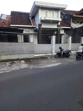 Rumah Bagus Tepi jalan utama Area Jl. Palagan Dekat HYATT, JCM UGM
