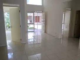 Rumah dengan lingkungan nyaman di kota baru parahyangan