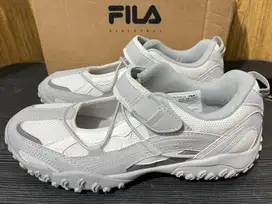 Sepatu fila eschappe VC v2
