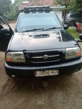 Suzuki Escudo 2003