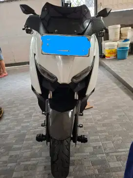 YAMAHA XMAX 2018 PUTIH