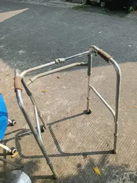 Alat bantu jalan