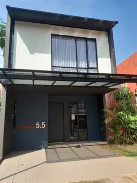 Rumah baru di lippo cikarang 2 lantai 3 kamar fasilitas kolam renang
