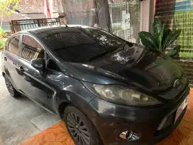 di jual ford fiesta tahun 2011 dark grey metalic, matic, HARGA NEGO