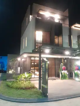 Rumah 3 lantai 4 kamar promo  special louncing 700jtan lippo cikarang