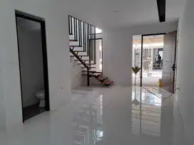 Rumah Cantik 2 Lantai Siap Huni di Leuwi Sari Bandung