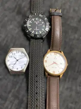 Jam tangan 3pcs kondisi matot bekas jual apa adanya