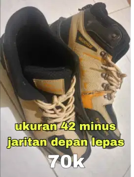 Sepatu hiking second jual murah minus jaritan lepas