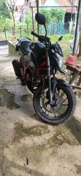 Cb 150R StreetFire SE