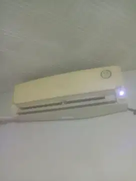 Jual AC Sharp 1/2PK