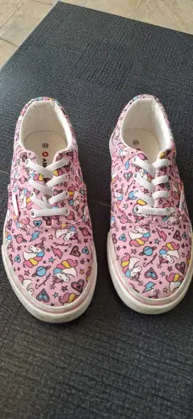 Sepatu anak perempuan Airwalk