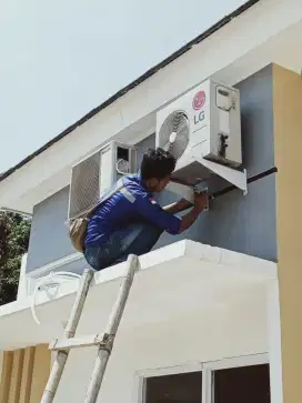 Service ac cuci ac bongkar pasang ac tambah freon ac service kulkas