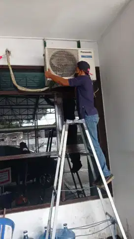Service ac cuci ac bongkar pasang ac tambah freon, service kulkas