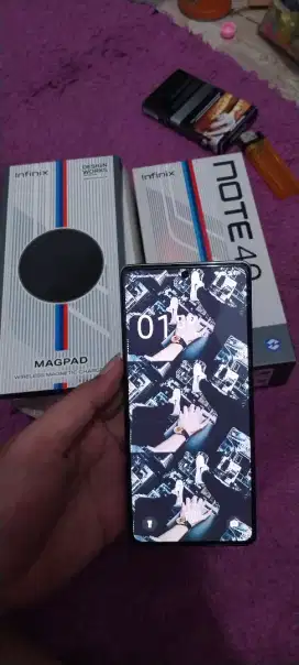 Infinix note 40 BMW 8+8/256 fullset ada Dent kecil dikit sisanya mulus