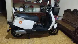 Motor listrik yadea es8prp