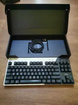 Logitech G Pro K/DA Edition keyboard komputer