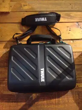 Thule Gauntlet Laptop MacBook Pro Sleeve Case Tas 15 inci