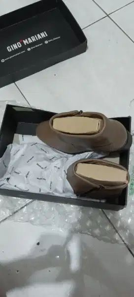Sepatu stylis wanita