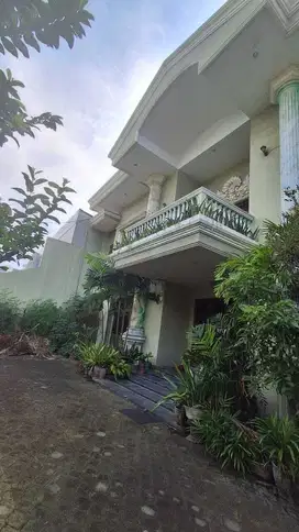 D I J U A L  Jl Prof DR Moestopo, Surabaya