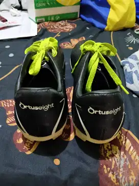 Sepatu bola ortuseight no 39