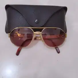 Kacamata vintage signature