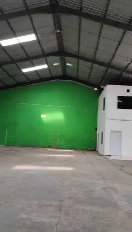 DISEWAKAN GUDANG PINGGIR JALAN UTAMA SEMARANG