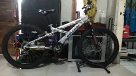 Sepeda MTB Polygon ukuran 24