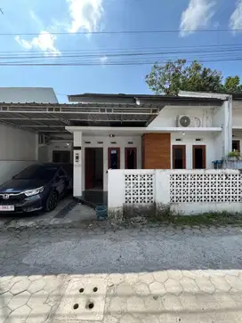 RUMAH CANTIK FULL FURNISHED DI TAMANTIRTO KASIHAN BANTUL DEKAT UMY