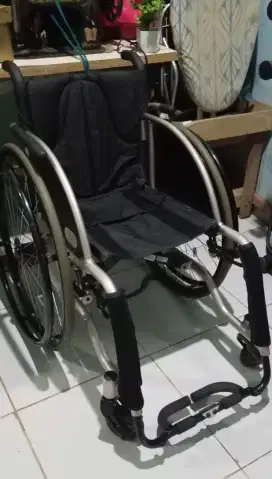Kursi roda alumunium kondisi bagus