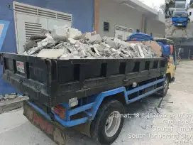 Jasa buang puing dan buang sampah