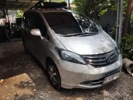 Honda Freed AT PSD 1.5 pakaian Pribadi