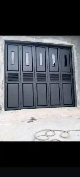 Pintu garasi oke