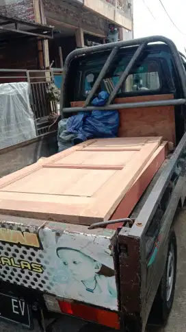Kusen + pintu nya ready dari kayu bekas kamper oven berkualitas