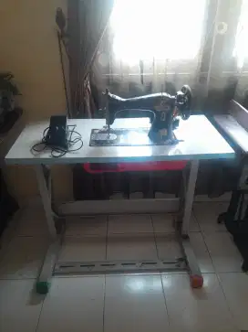 DIJUAL MURAH 2 MESIN JAHIT SINGER
