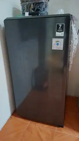 Kulkas Aqua 1 pintu baru 3 bulan