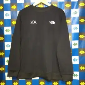 Crewneck the North face X kaws