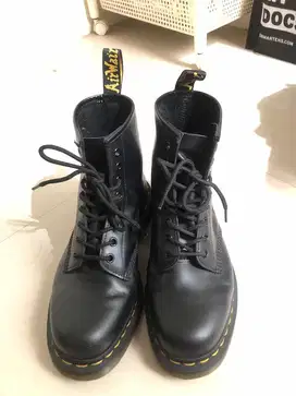 Boots DRMARTENS