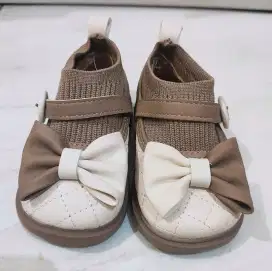 SEPATU ANAK PEREMPUAN AIKAKU
