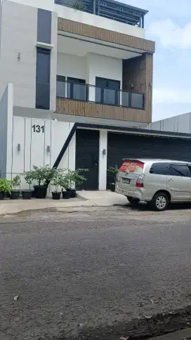 Jasa antar jemput