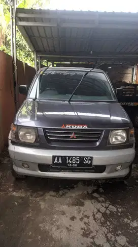 Mitsubishi kuda grandia 2001