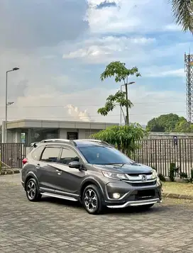 Low Km Mulus ! Honda BR-V 1.5 E Automatic Warna Abu-Abu Tahun 2016